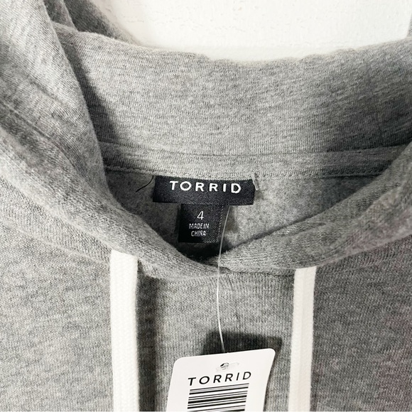 NWT Torrid Classic Fit Cozy Fleece Lace Sleeves
Hoodie in Gray Size 4 (4X) - Picture 7 of 12